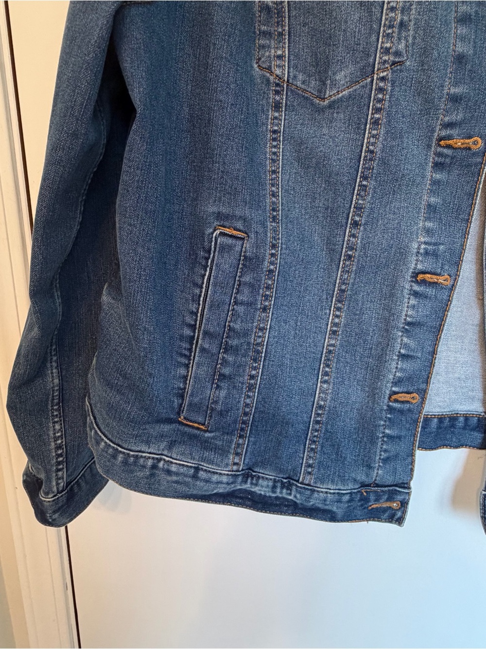 Classic Blue Jean Jacket - Picture 5 of 9
